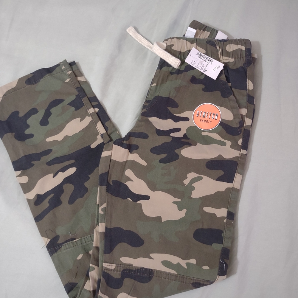 The Children's place camo pants size 10